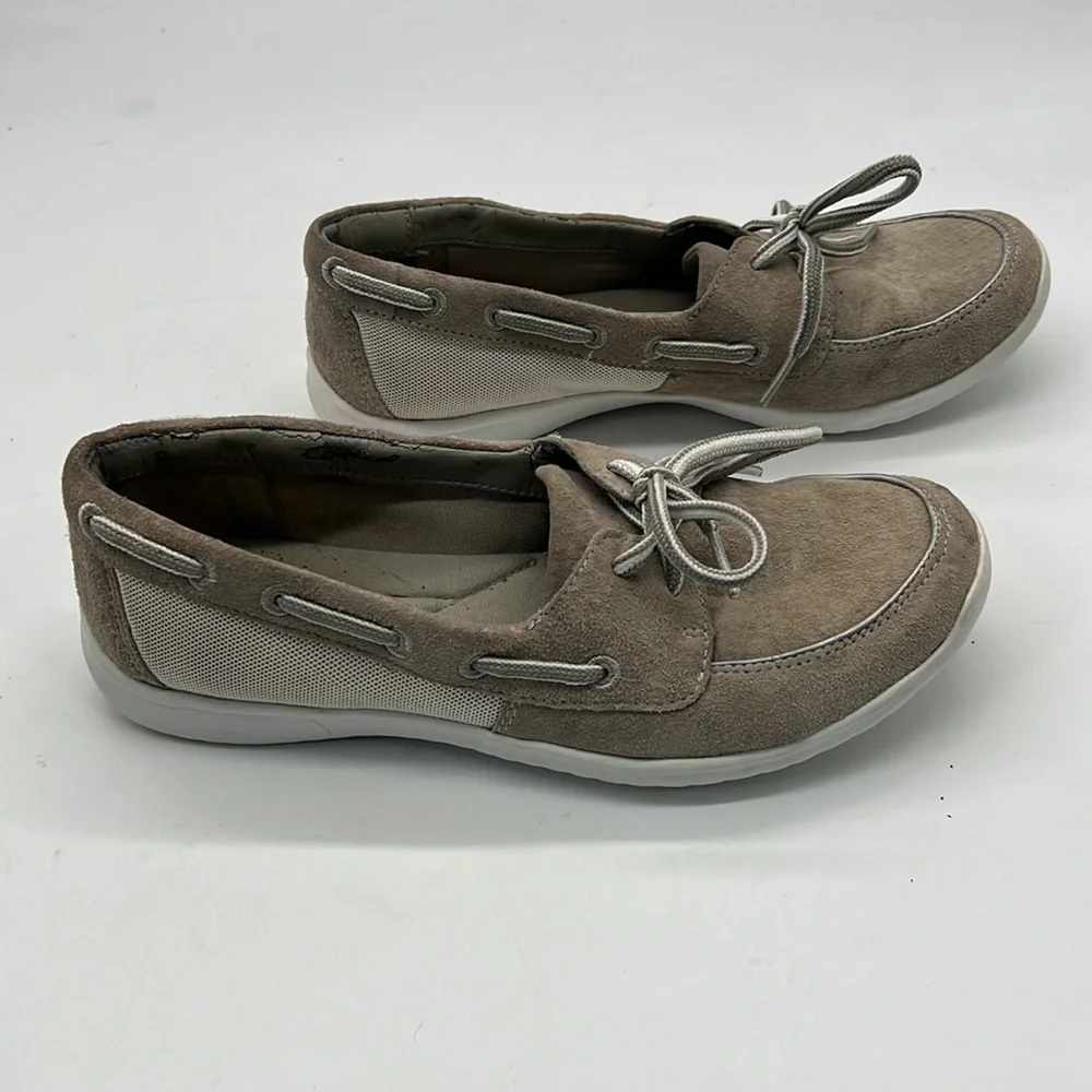 Clarks Beige Suede and Mesh Fabric Slip on Boat Shoes size 6.5